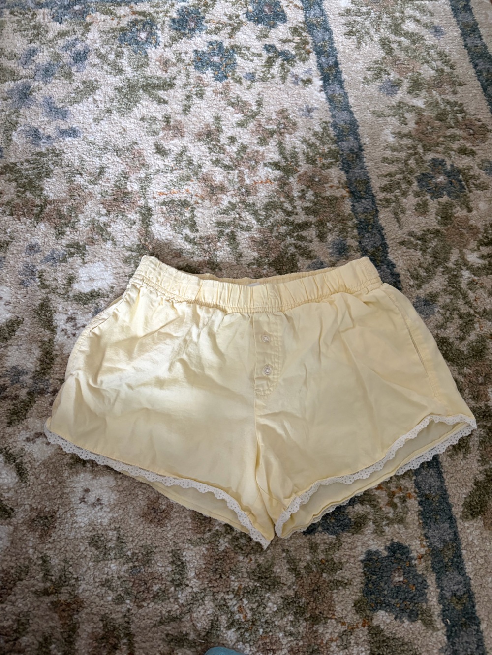 Hollister Pale Yellow Lace-Trim Boxer Shorts